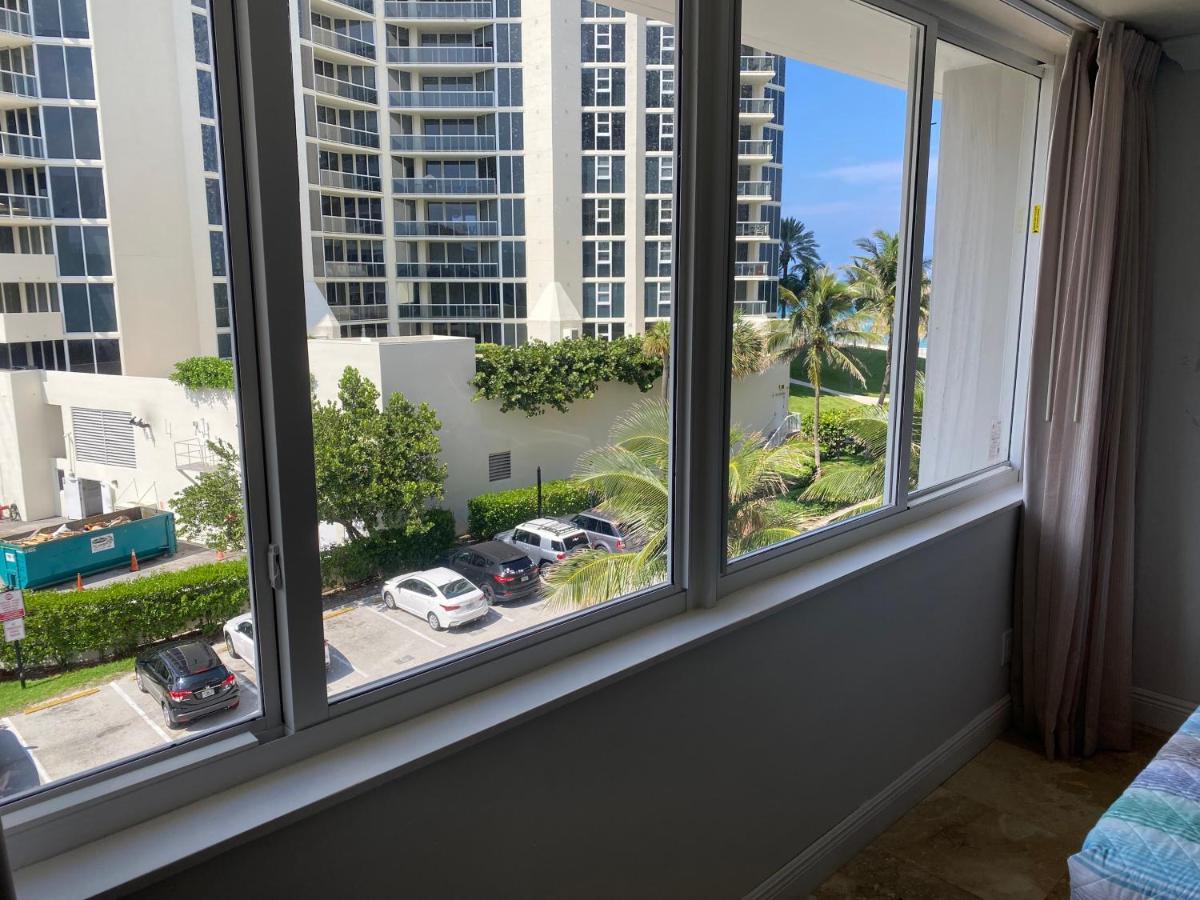 סאני איילס ביץ' Beachfront Condo In Miami! מראה חיצוני תמונה